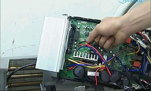 四会美的空调电话是多少